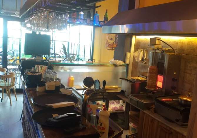 Ambient biznesi me qera 2+1 ne Tirane - 25,000 Leke