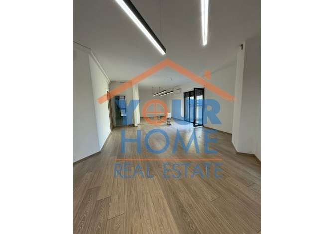 Jepet  me qera ambient per biznes, Çmimi: 90.000 lekë, Adresa: Rruga Bardhok Biba