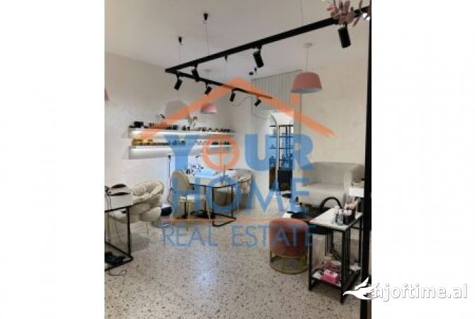 Ambient biznesi me qera 1+1 ne Tirane - 150,000 Leke