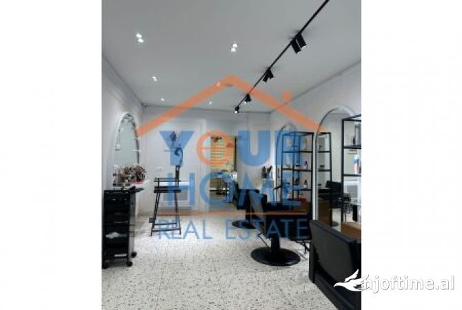 Ambient biznesi me qera 1+1 ne Tirane - 150,000 Leke