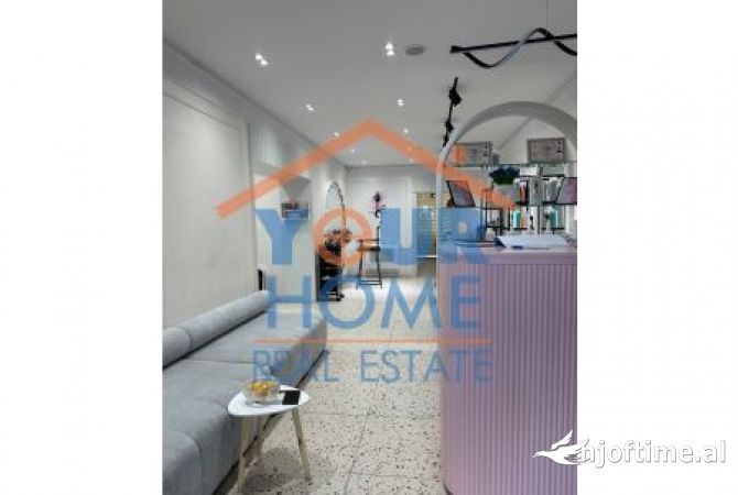 Ambient biznesi me qera 1+1 ne Tirane - 150,000 Leke