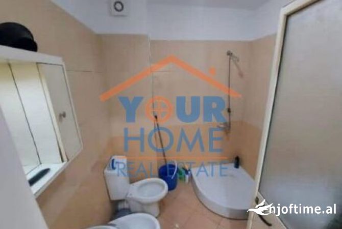 Shtepi me qera Apartament ne Tirane, 3+1, Mobilimi E mobiluar, Pagesa 400  Euro.