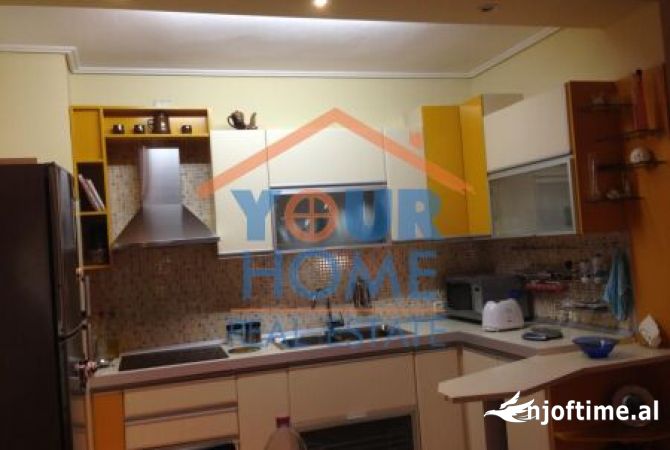 Shtepi me qera 2+1 ne Tirane - 900 Euro