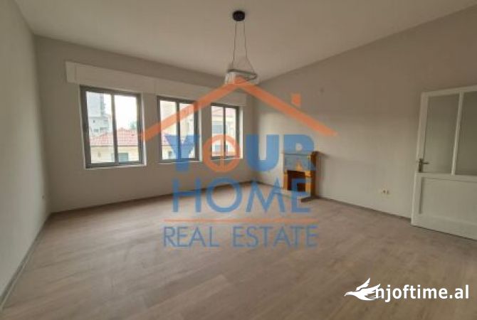 Ambient biznesi me qera 3+1 ne Tirane - 1,200 Euro