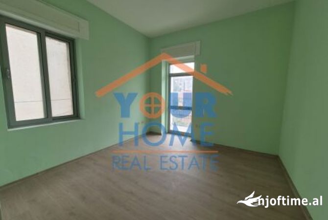 Ambient biznesi me qera 3+1 ne Tirane - 1,200 Euro