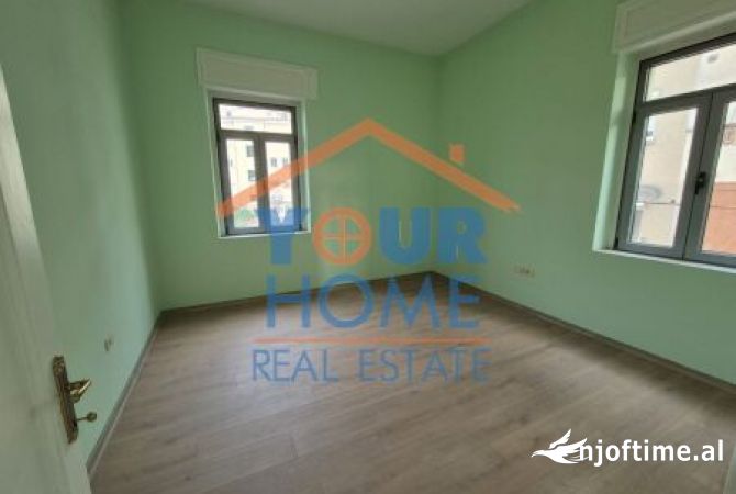 Ambient biznesi me qera 3+1 ne Tirane - 1,200 Euro