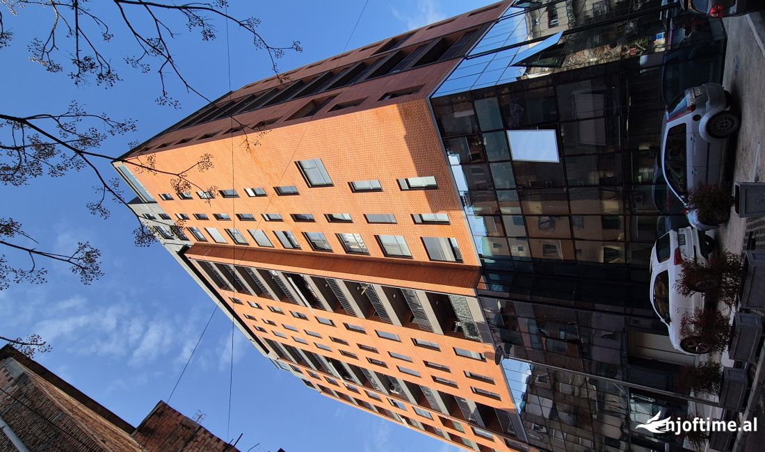 Shtepi ne shitje Apartament ne Tirane, 2+1, Mobilimi Bosh, pa mobiluar, Pagesa 306,045  Euro.