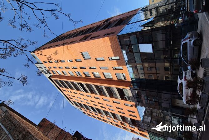 Shitet apartament 2+1+2 tualete kati 5 pallati 2024. Myslim Shyri.