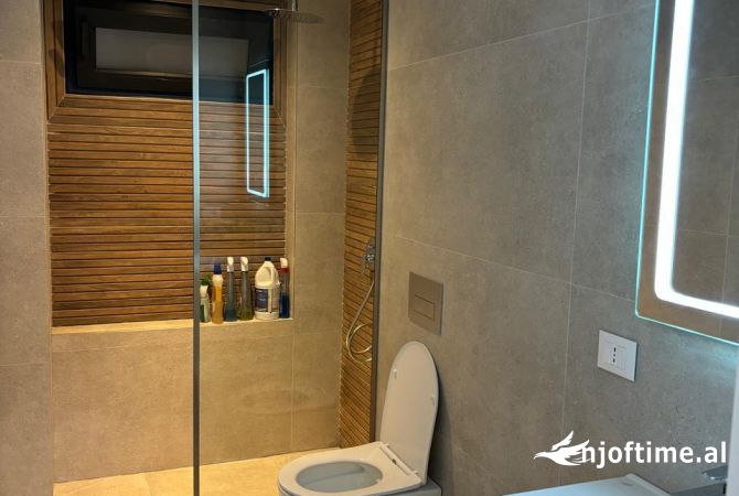 Shtepi me qera Apartament ne Tirane, 2+1, Mobilimi Bosh, pa mobiluar, Pagesa 700  Euro.