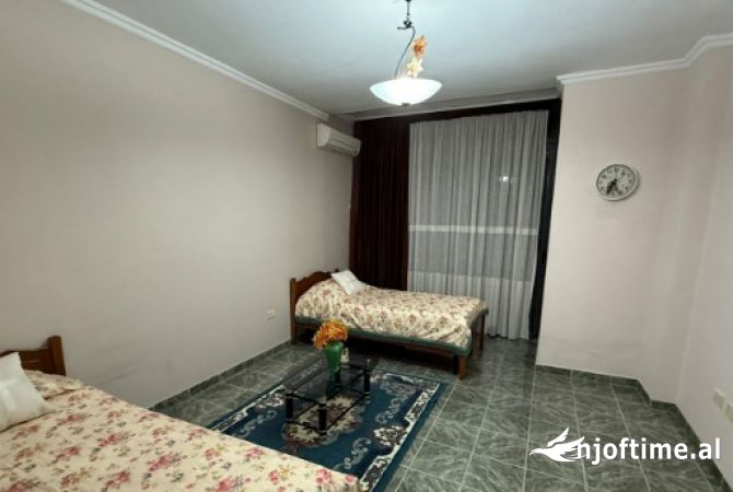 Shtepi me qera 2+1 ne Tirane - 700 Euro