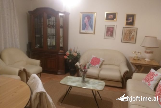 Casa in affitto 2+1 a Tirana - 1,000 Euro
