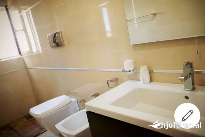 Shtepi me qera Apartament ne Tirane, 2+1, Mobilimi E mobiluar, Pagesa 1,000  Euro.