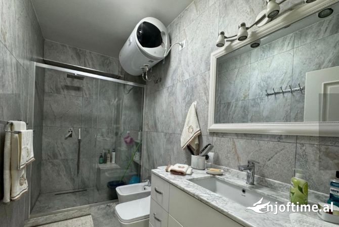 Shtepi ne shitje Apartament ne Tirane, 2+1, Mobilimi E mobiluar, Pagesa 280,000  Euro.