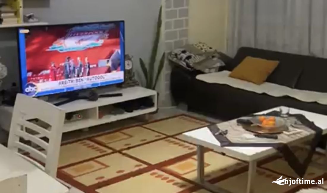 Shtepi ne shitje Apartament ne Tirane, 2+1, Mobilimi E mobiluar, Pagesa 125,000  Euro.