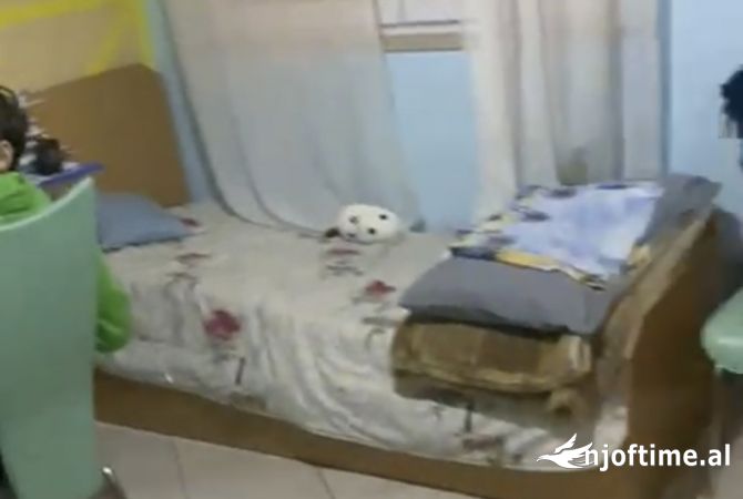 Shtepi ne shitje Apartament ne Tirane, 2+1, Mobilimi E mobiluar, Pagesa 125,000  Euro.