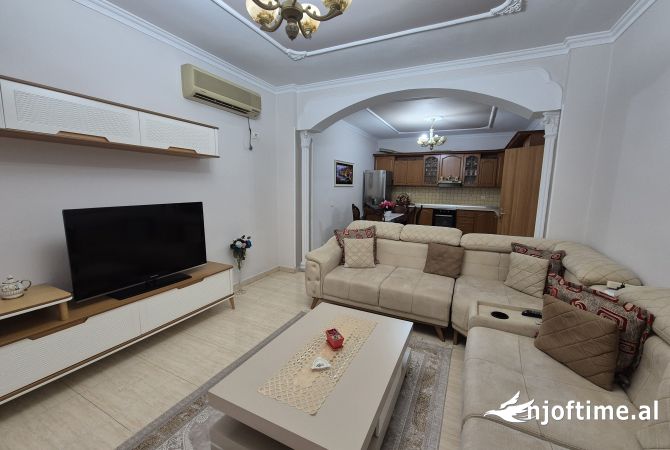 Shtepi me qera 2+1 ne Tirane - 800 Euro