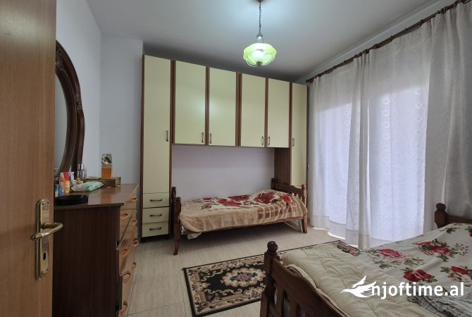 Shtepi me qera 2+1 ne Tirane - 800 Euro
