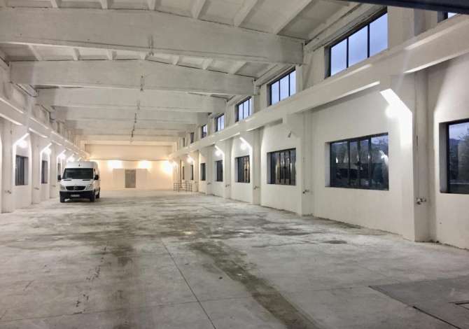 Ambient biznesi me qera 4+1 ne Elbasan - 2,500 Euro
