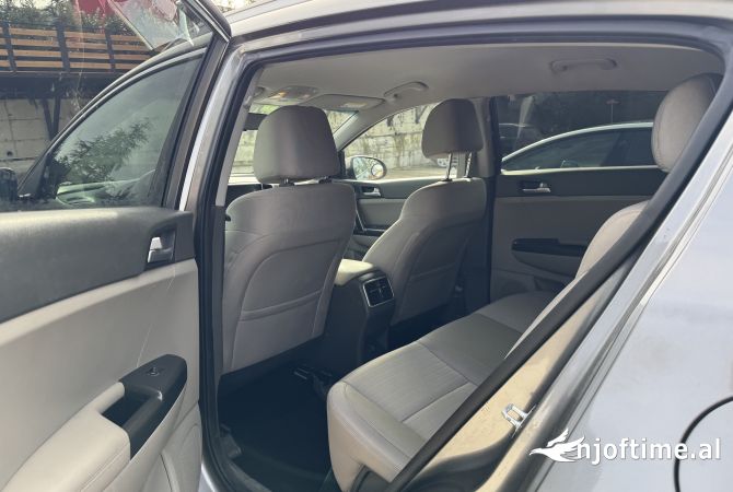 Auto in Vendita  a Tirana - 11,500 Euro