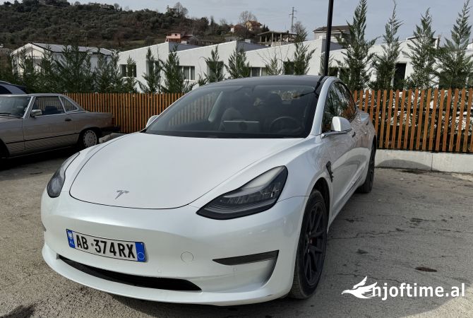 Makina ne shitje ne Tirane - 23,500 Euro