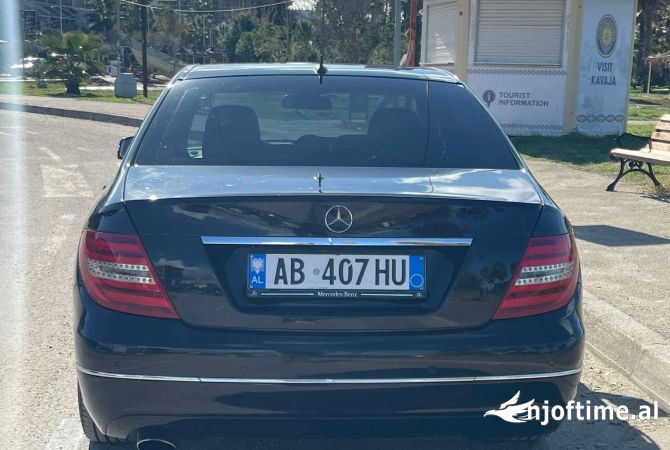 Makina ne shitje  ne Durres - 10,000 Euro