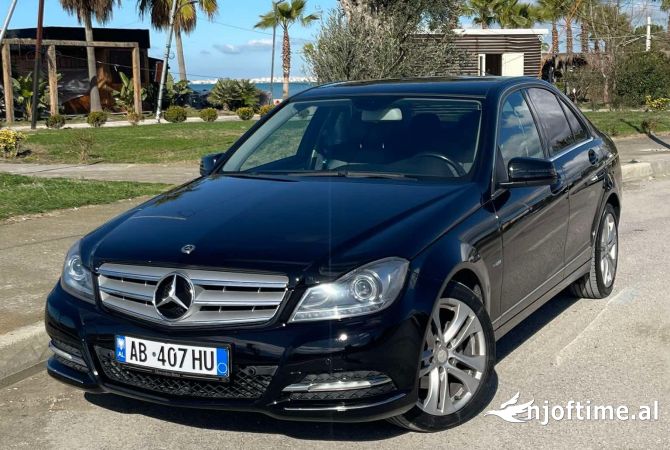 Makina ne shitje ne Durres - 10,000 Euro