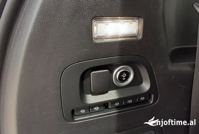 Makina ne shitje ne Prishtine, Ford, 2019 Diesel,Kambio Automatik Pagesa 16,500  Euro.