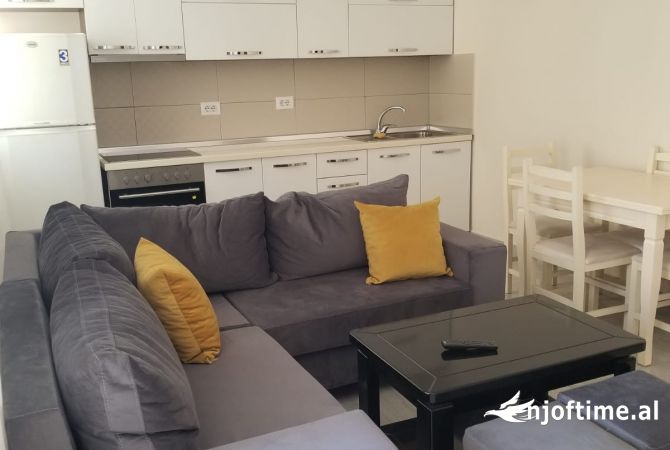 Shtepi me qera Apartament ne Tirane, 1+1, Mobilimi E mobiluar, Pagesa 42,000  Leke.