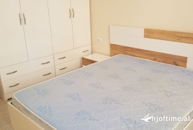 Shtepi me qera Apartament ne Tirane, 1+1, Mobilimi E mobiluar, Pagesa 42,000  Leke.