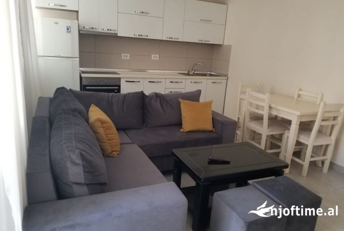 Shtepi me qera 1+1 ne Tirane - 42,000 Leke