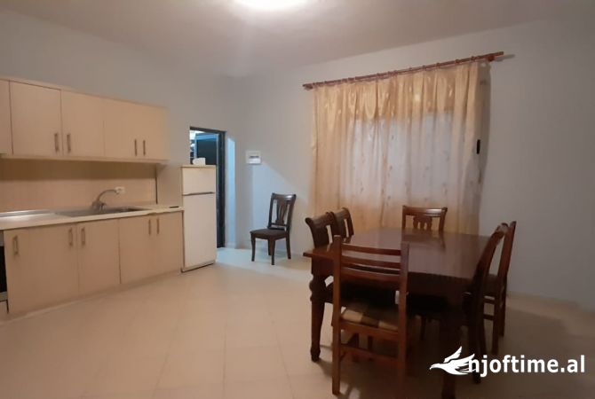 Shtepi me qera 2+1 ne Tirane - 350 Euro