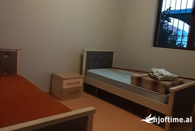 Shtepi me qera Shtepi Private ne Tirane, 2+1, Mobilimi E mobiluar, Pagesa 350  Euro.