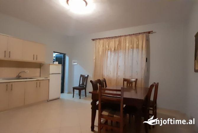 Shtepi me qera 2+1 ne Tirane - 350 Euro