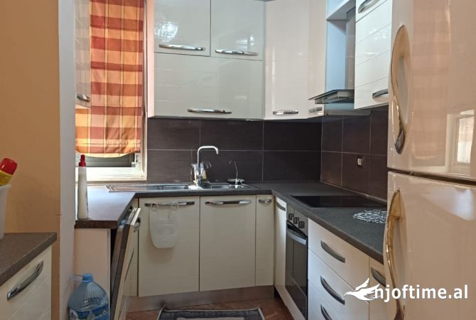 Shtepi me qera 2+1 ne Tirane - 700 Euro