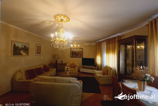 Shtepi me qera 2+1 ne Tirane - 700 Euro