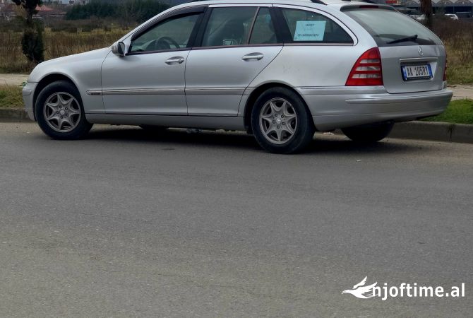 Makina ne shitje ne Tirane - 3,000 Euro