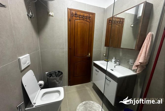 Shtepi me qera Apartament ne Tirane, 1+1, Mobilimi E mobiluar, Pagesa 700  Euro.
