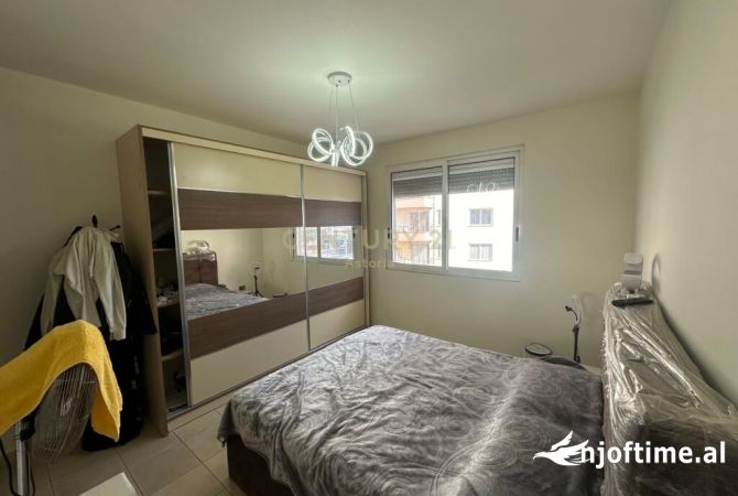 Shtepi ne shitje Apartament ne Tirane, 2+1, Mobilimi E mobiluar, Pagesa 128,800  Euro.