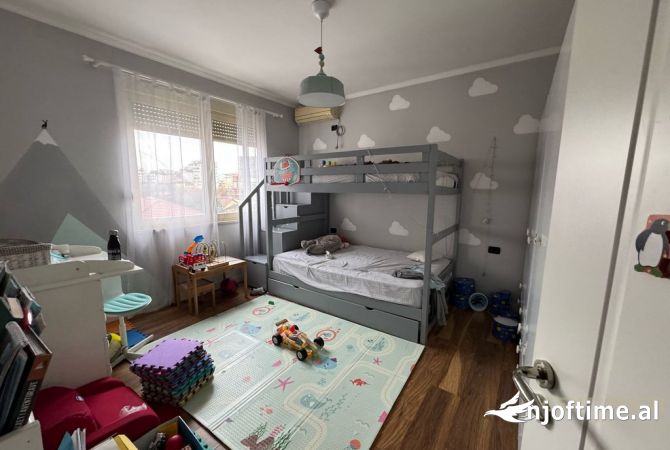 Shtepi me qera Apartament ne Tirane, 2+1, Mobilimi E mobiluar, Pagesa 900  Euro.
