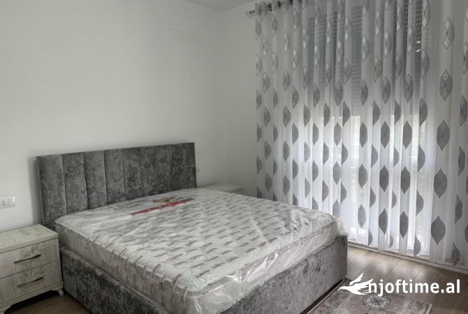 Shtepi me qera Apartament ne Tirane, 2+1, Mobilimi E mobiluar, Pagesa 500  Euro.