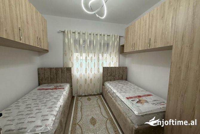 Shtepi me qera Apartament ne Tirane, 2+1, Mobilimi E mobiluar, Pagesa 500  Euro.