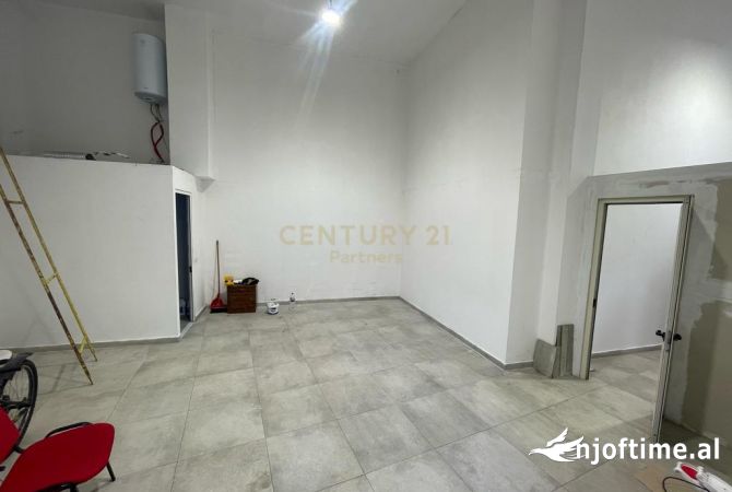 Ambient biznesi me qera 1+1 ne Tirane - 700 Euro