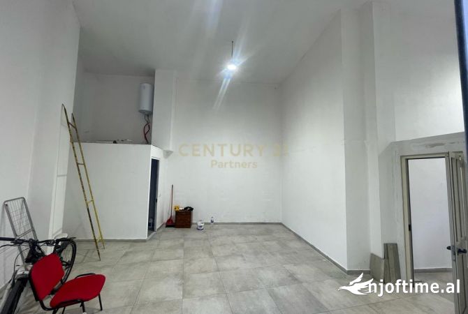 Ambient biznesi me qera 1+1 ne Tirane - 700 Euro