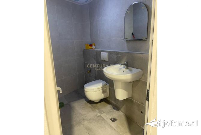Ambient biznesi me qera 1+1 ne Tirane - 700 Euro