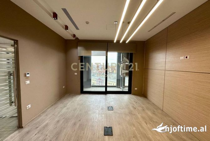 Ambient biznesi me qera 3+1 ne Tirane - 2,500 Euro