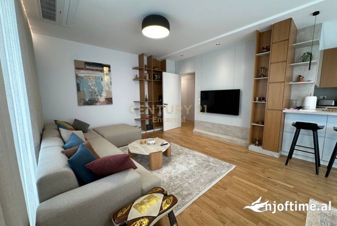 Shtepi me qera 2+1 ne Tirane - 2,300 Euro
