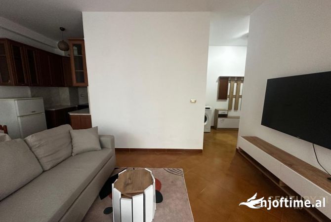 Shtepi me qera 1+1 ne Tirane - 700 Euro
