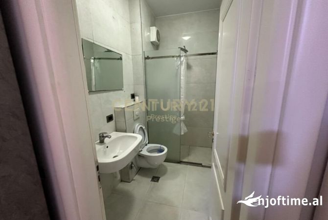 Shtepi me qera Apartament ne Tirane, 2+1, Mobilimi E mobiluar, Pagesa 1,000  Euro.