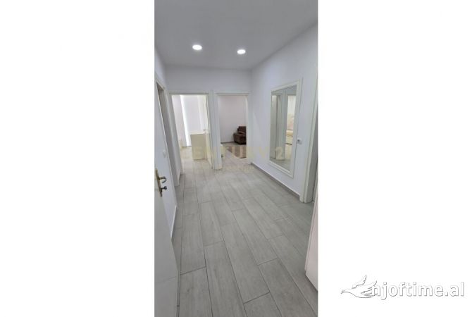 Shtepi ne shitje Apartament ne Tirane, 2+1, Mobilimi E mobiluar, Pagesa 156,000  Euro.