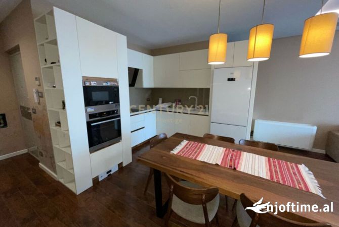 Shtepi me qera 2+1 ne Tirane - 2,500 Euro